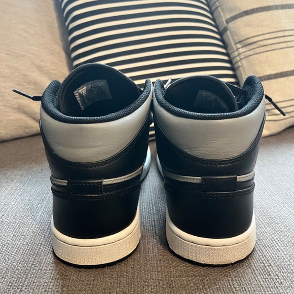 Air Jordan 1 Mid Mens - Picture 4 of 7